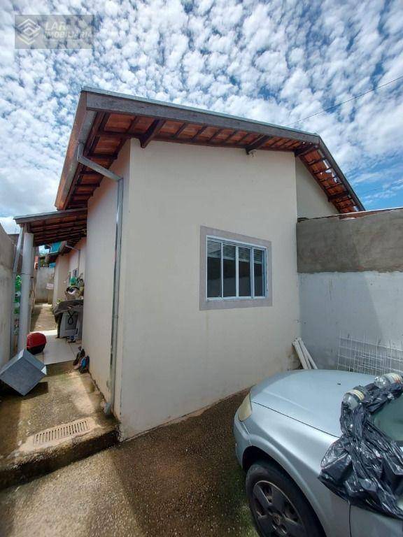 Casa à venda com 2 quartos, 55m² - Foto 4