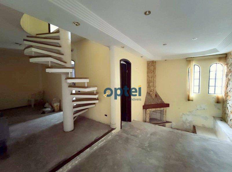 Sobrado à venda com 3 quartos, 180m² - Foto 1