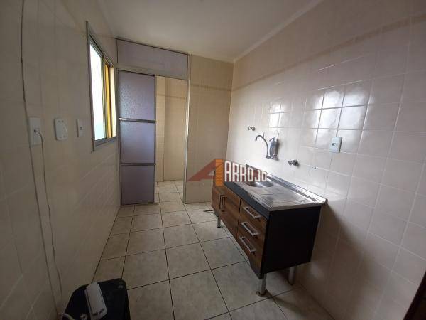 Apartamento à venda com 2 quartos, 50m² - Foto 4