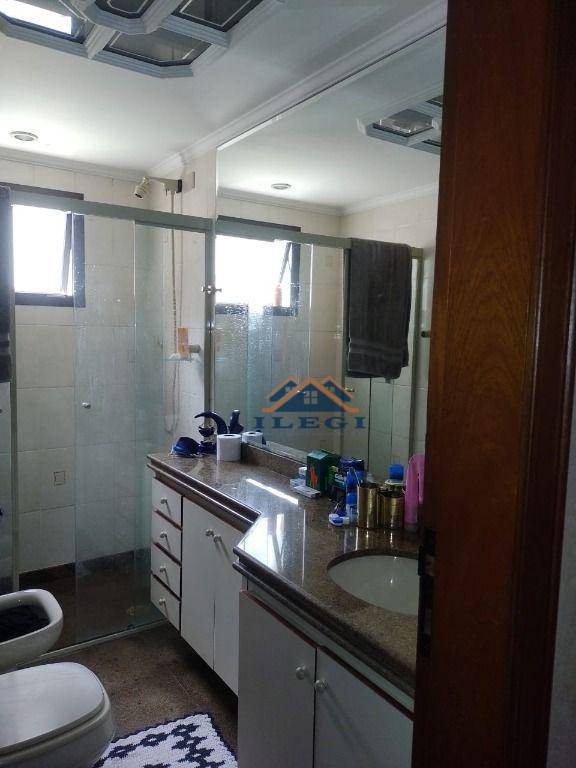 Apartamento à venda com 4 quartos, 188m² - Foto 11