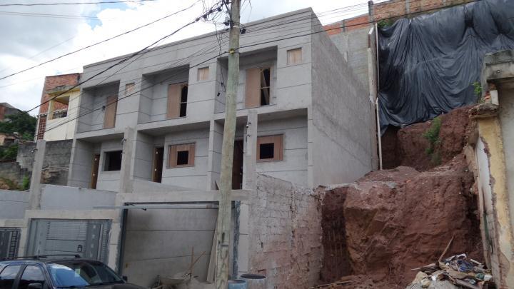 Sobrado à venda com 2 quartos, 100m² - Foto 1