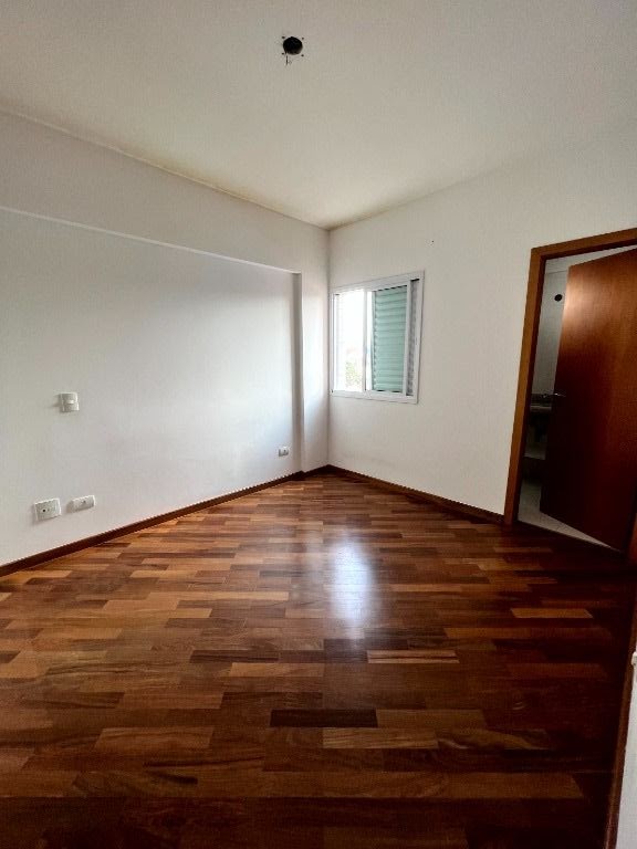 Apartamento à venda com 3 quartos, 130m² - Foto 12