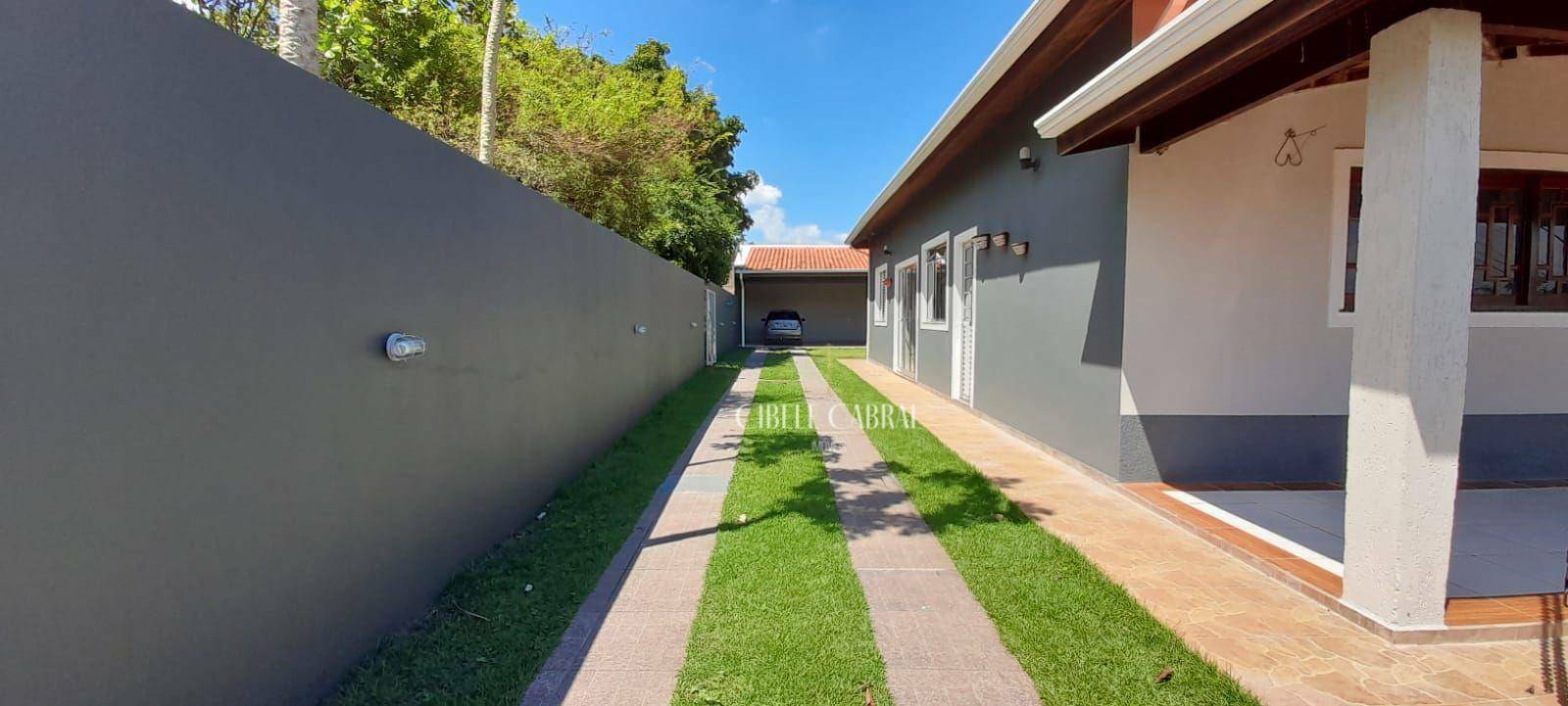 Casa à venda com 3 quartos, 226m² - Foto 2