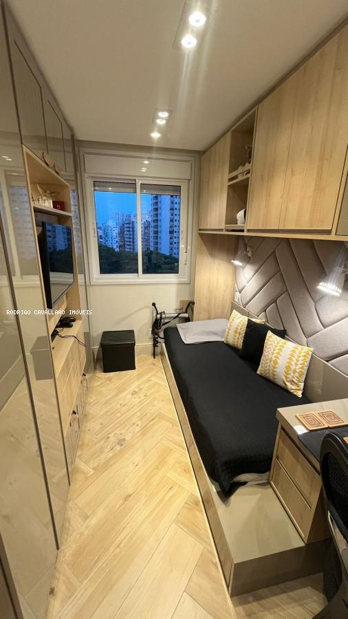 Apartamento à venda com 2 quartos, 70m² - Foto 24