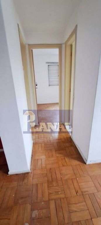 Apartamento à venda com 2 quartos, 66m² - Foto 4