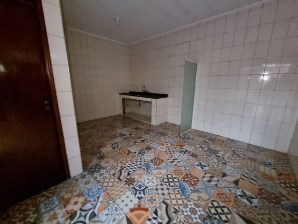 Casa à venda com 4 quartos, 150m² - Foto 25