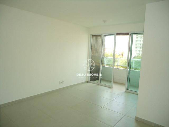 Apartamento à venda com 2 quartos, 65m² - Foto 3