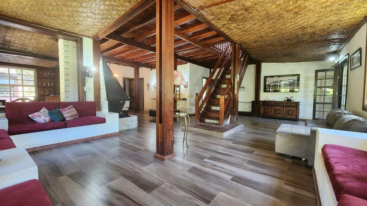 Casa à venda com 8 quartos, 1700m² - Foto 11