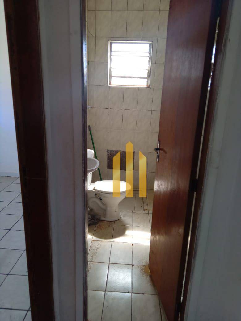 Apartamento para alugar com 2 quartos, 76m² - Foto 11