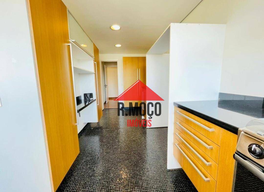 Apartamento à venda com 3 quartos, 215m² - Foto 13