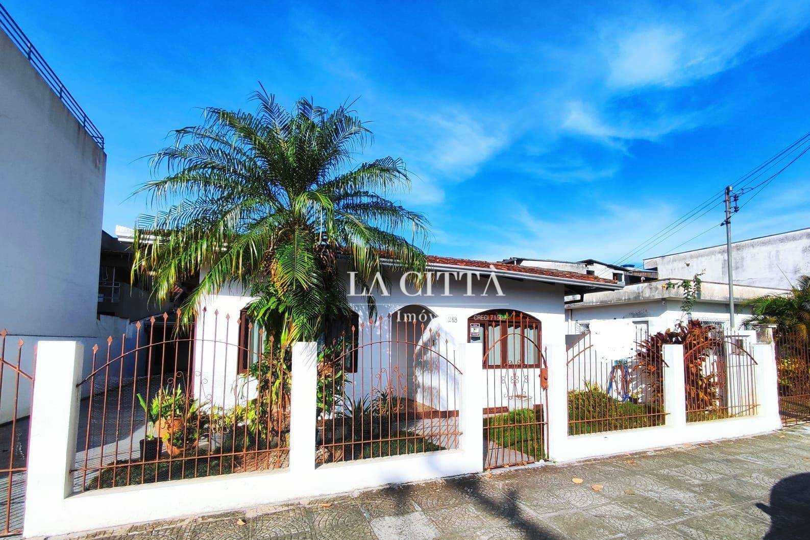 Casa à venda com 3 quartos, 254m² - Foto 1