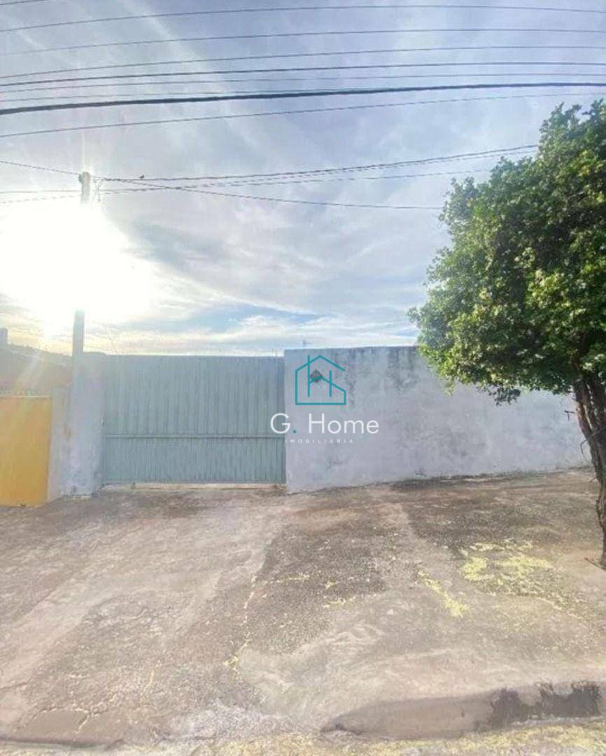 Casa à venda com 3 quartos, 300m² - Foto 1