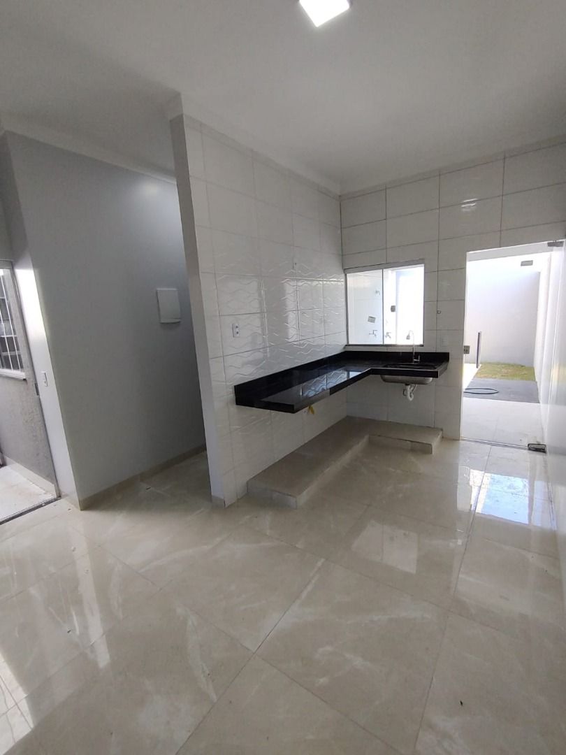 Casa à venda com 3 quartos, 105m² - Foto 5