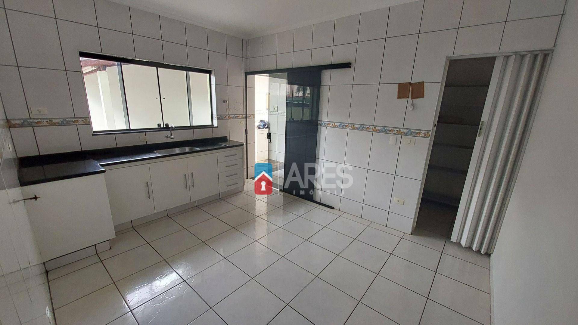 Casa para alugar com 2 quartos, 110m² - Foto 7