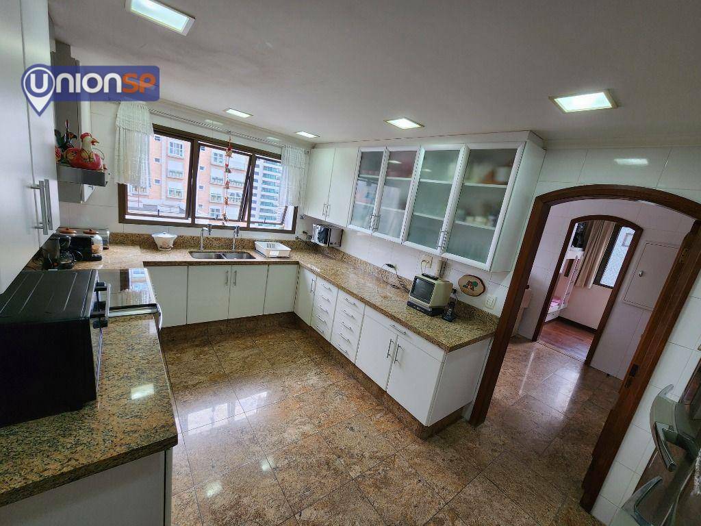 Apartamento à venda com 3 quartos, 235m² - Foto 31