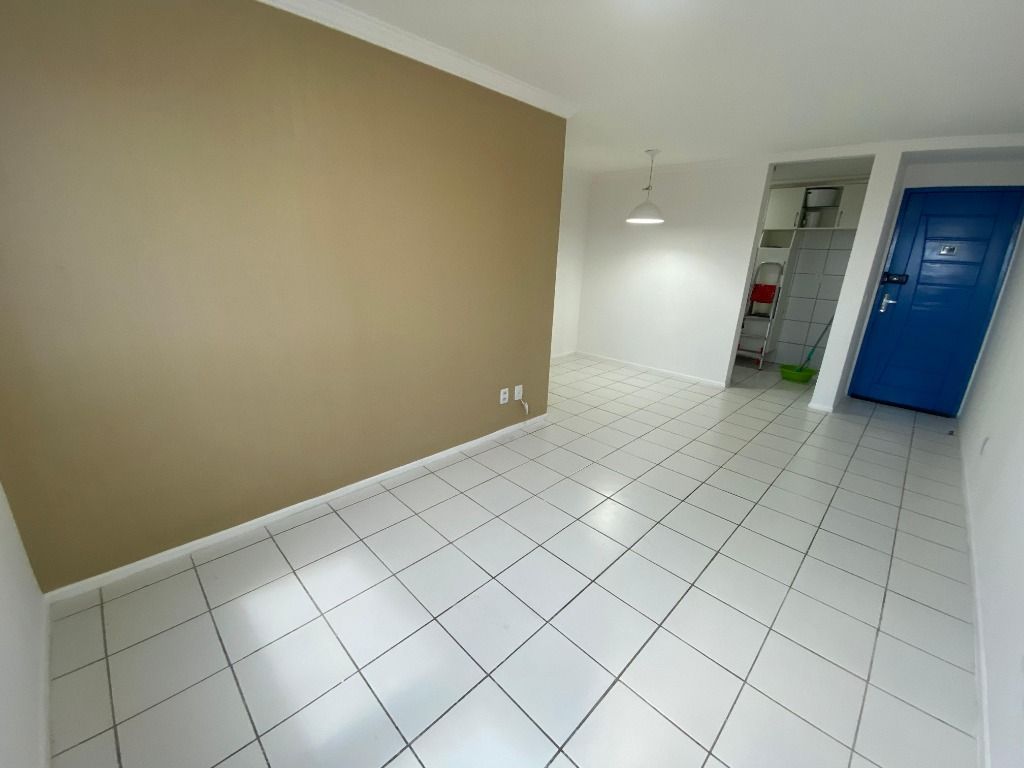 Apartamento à venda com 3 quartos, 60m² - Foto 2