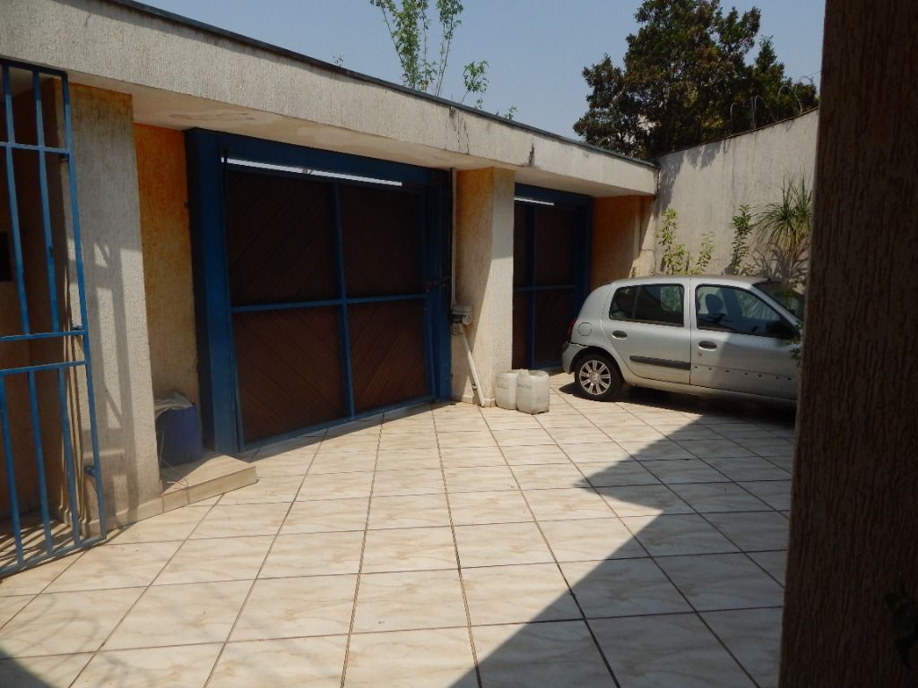 Casa à venda com 7 quartos, 400m² - Foto 3