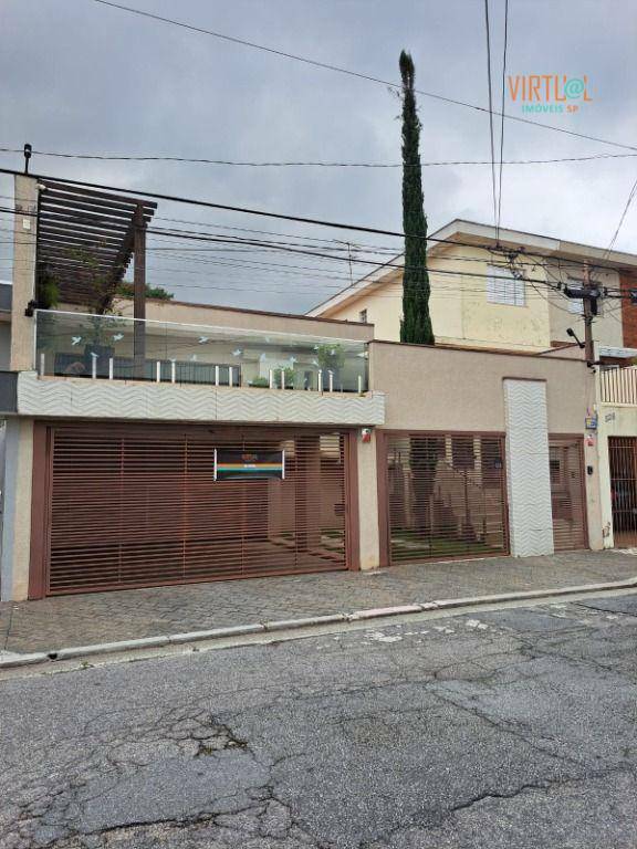 Casa para alugar com 3 quartos, 219m² - Foto 1