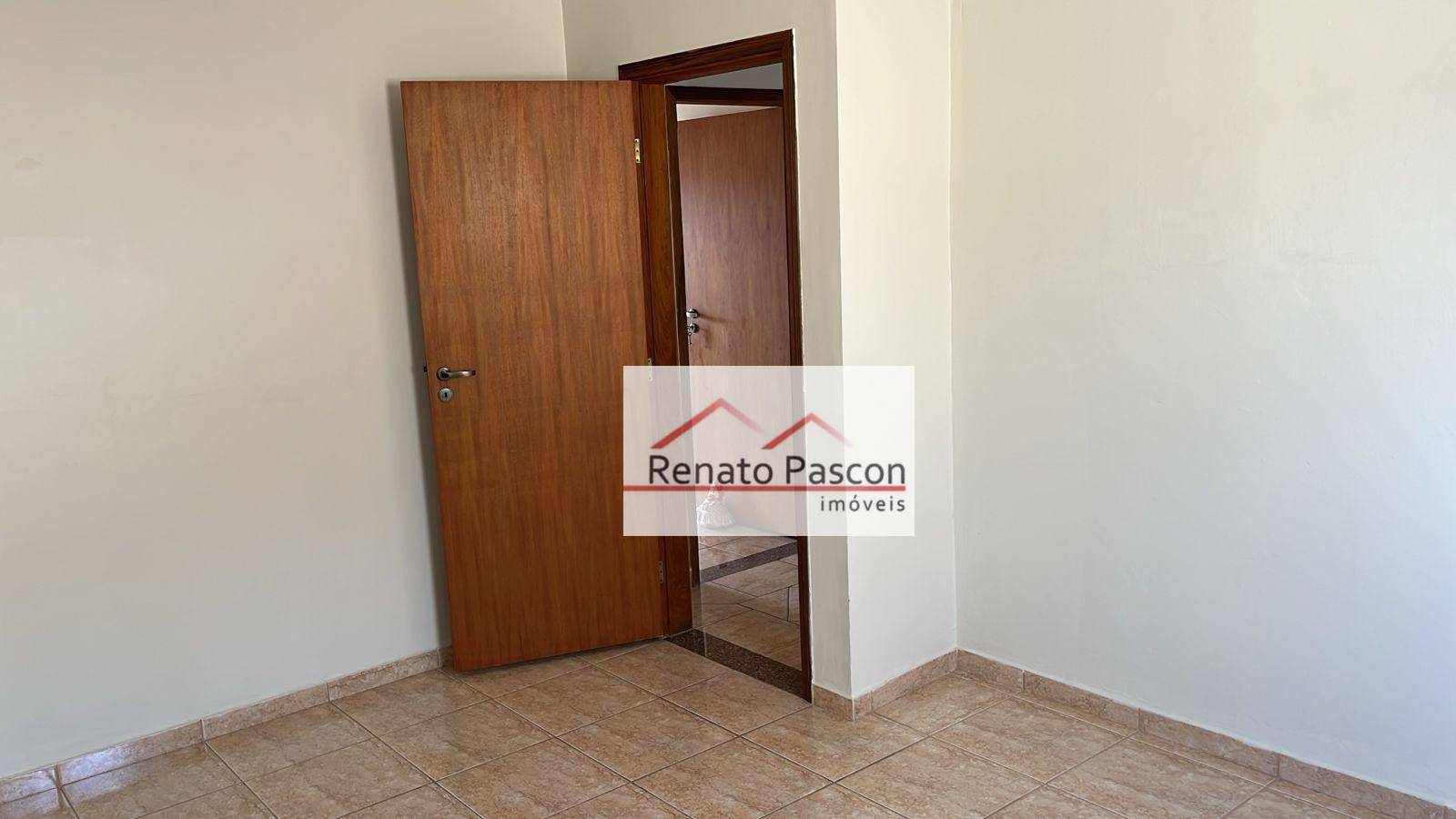 Casa à venda com 3 quartos, 176m² - Foto 2