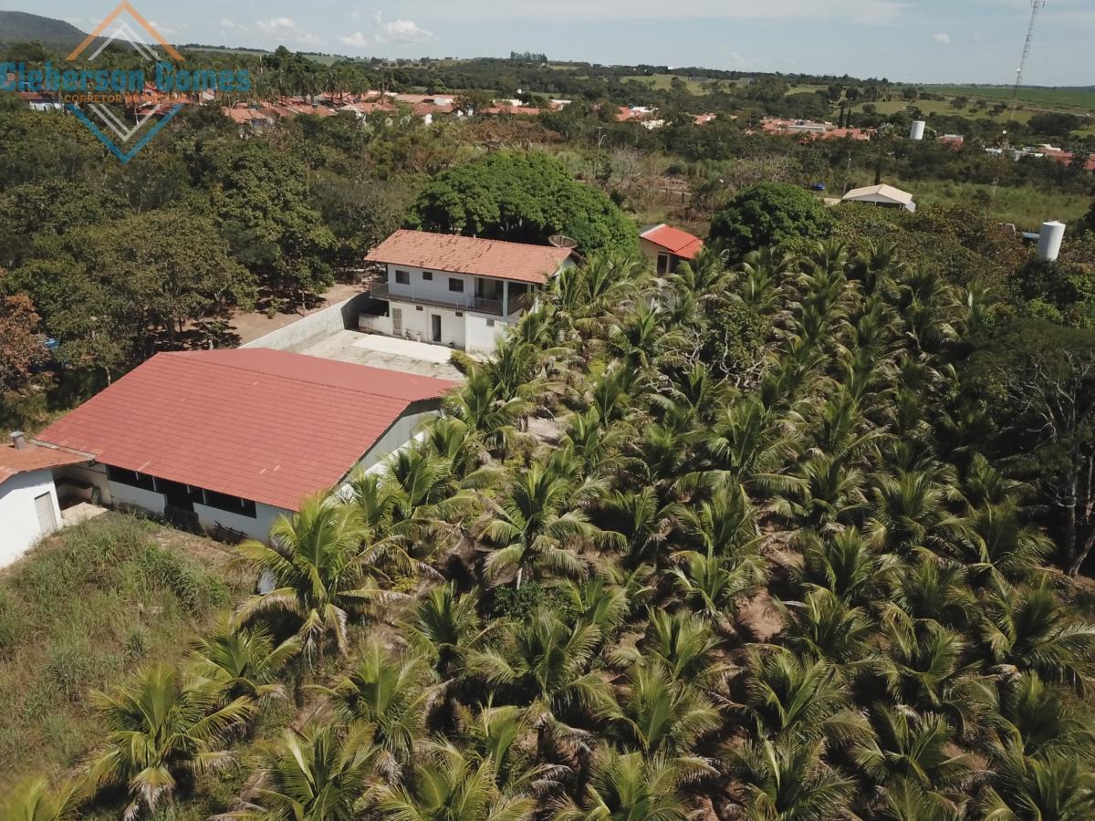 Fazenda à venda com 4 quartos, 2280m² - Foto 1