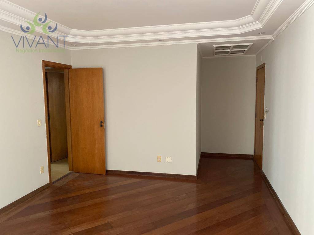 Apartamento à venda com 3 quartos, 219m² - Foto 7