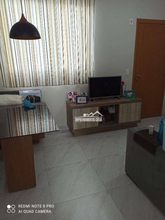 Apartamento à venda com 2 quartos, 42m² - Foto 2