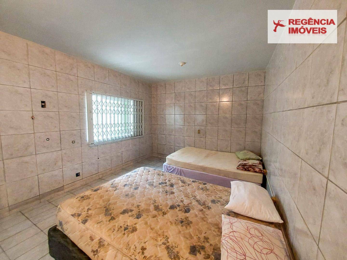 Casa para alugar com 8 quartos, 200m² - Foto 18