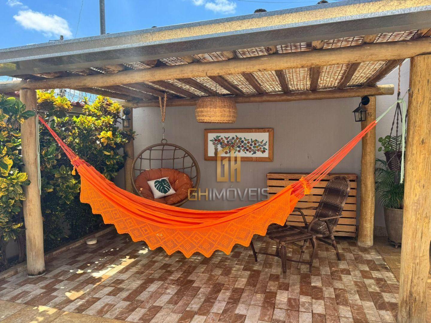 Casa à venda com 3 quartos, 93m² - Foto 1