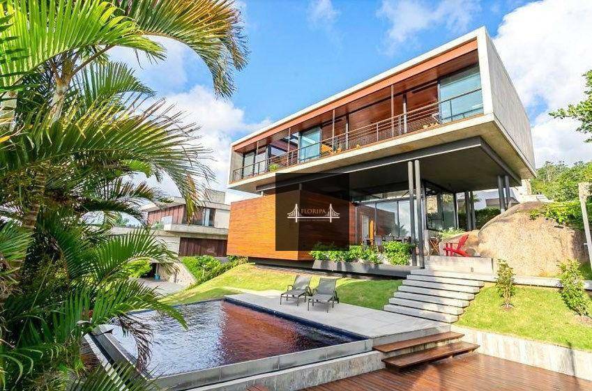 Casa à venda com 3 quartos, 340m² - Foto 3