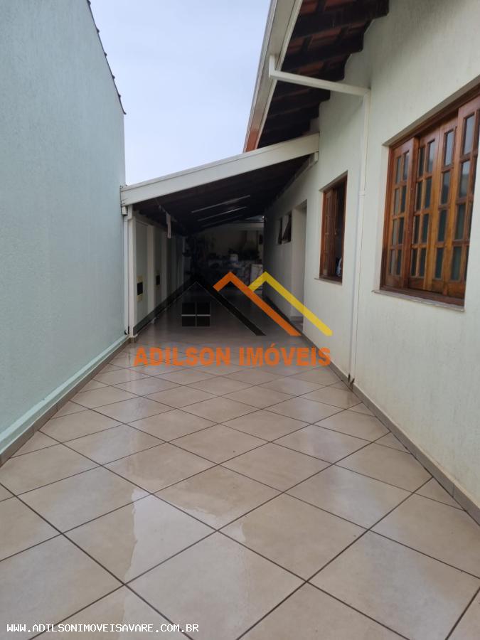 Casa à venda com 3 quartos, 300m² - Foto 2