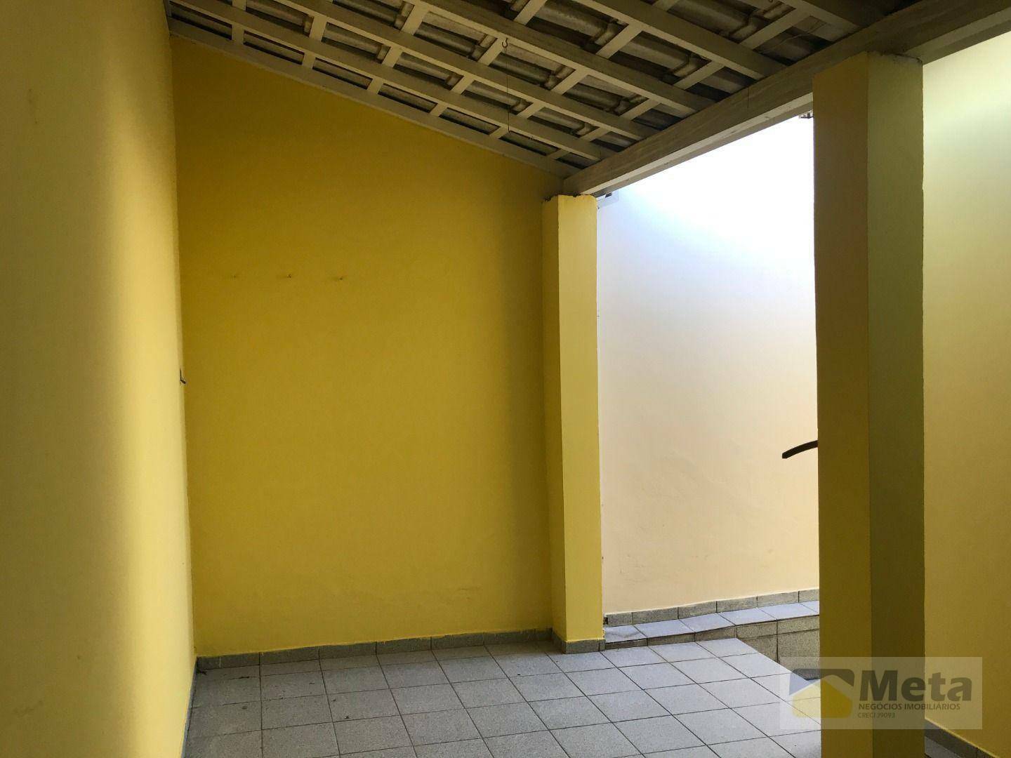 Casa para alugar com 2 quartos, 87m² - Foto 9