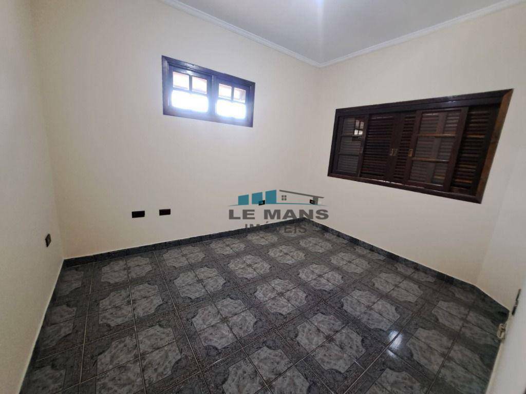 Casa para alugar com 4 quartos, 150m² - Foto 20