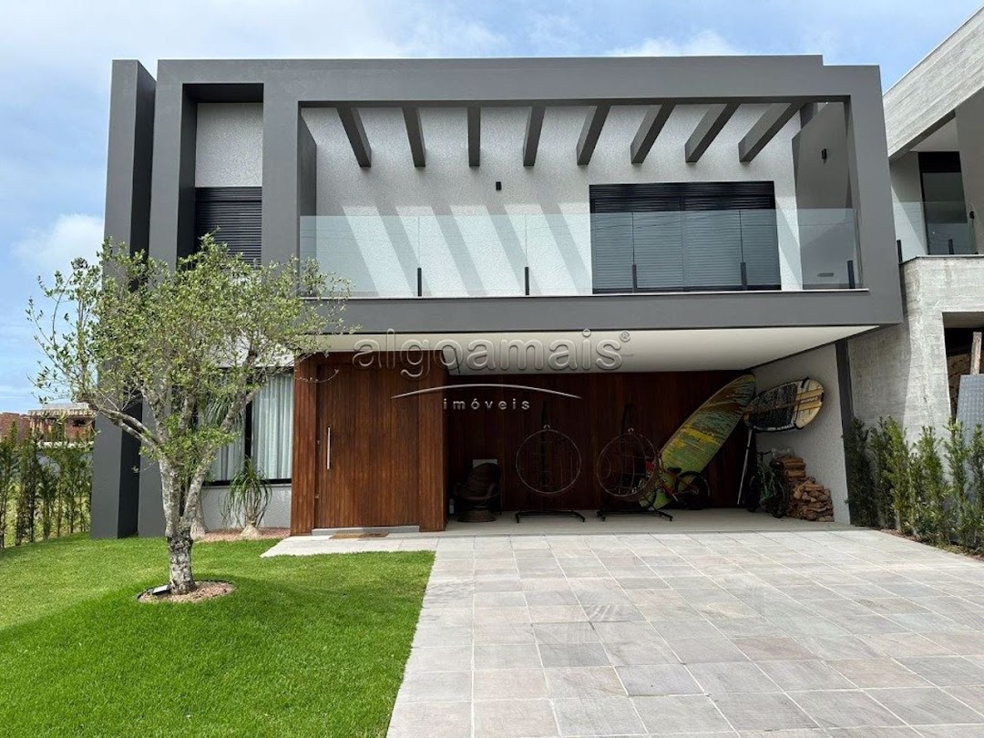 Casa de Condomínio à venda com 5 quartos, 350m² - Foto 1