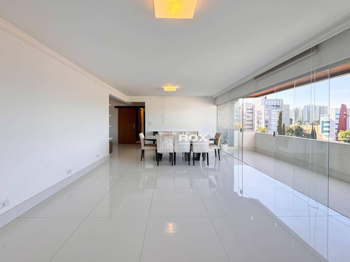 Apartamento à venda com 3 quartos, 147m² - Foto 2