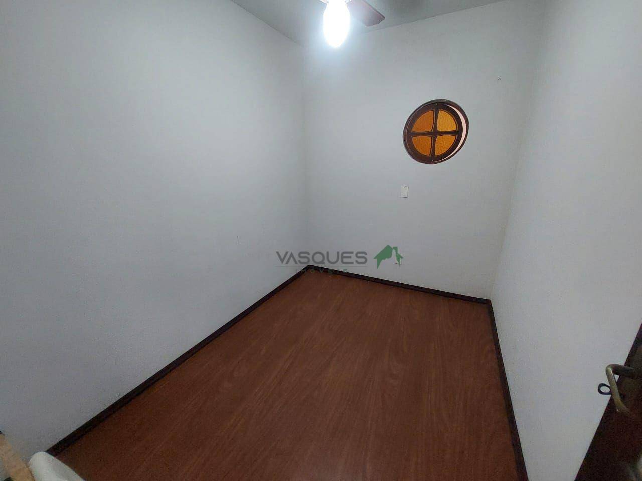 Casa à venda com 4 quartos, 195m² - Foto 11