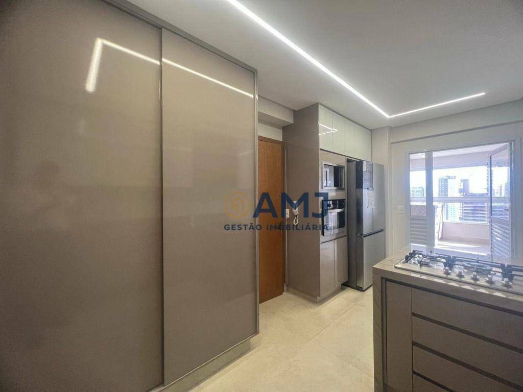 Apartamento à venda com 3 quartos, 226m² - Foto 6