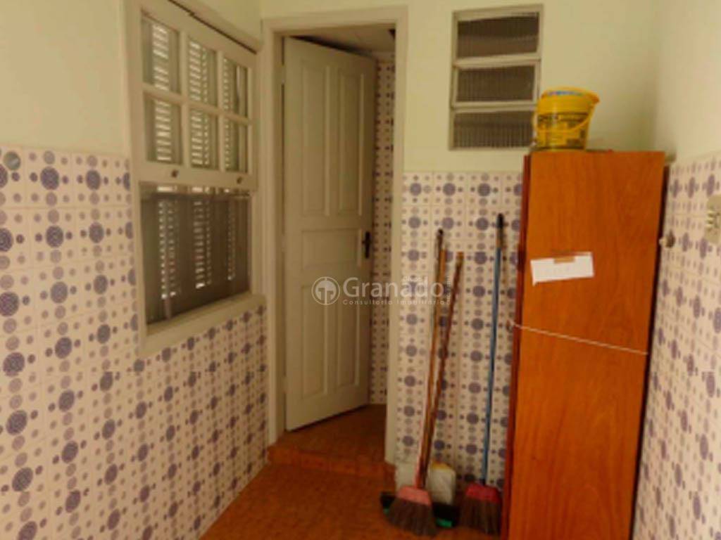 Casa à venda com 5 quartos, 216m² - Foto 4