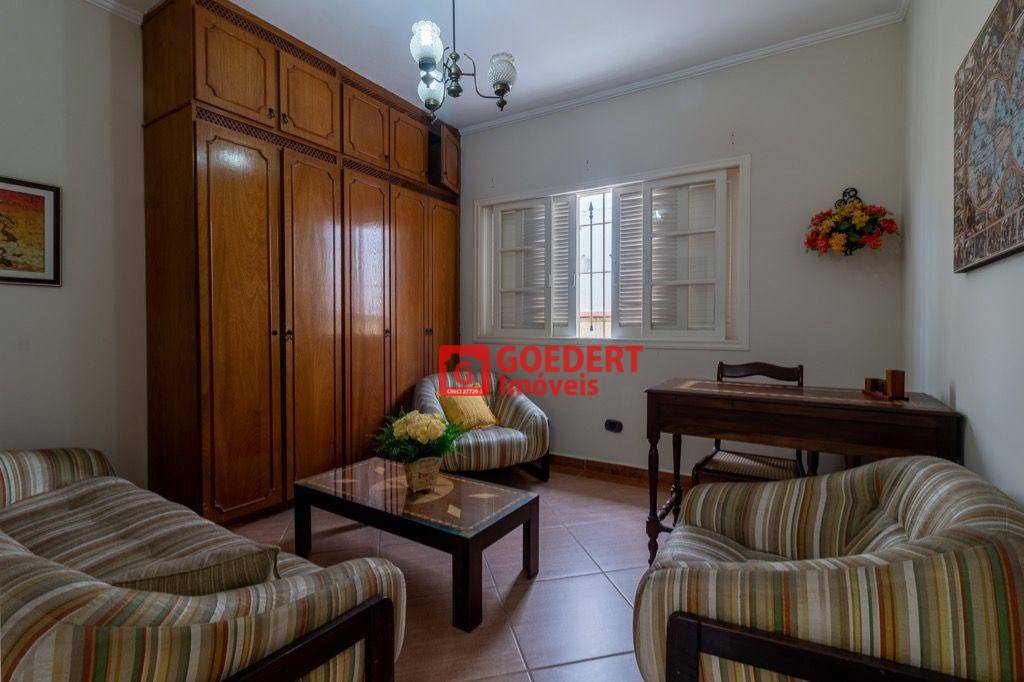 Casa à venda e aluguel com 1 quarto, 211m² - Foto 29