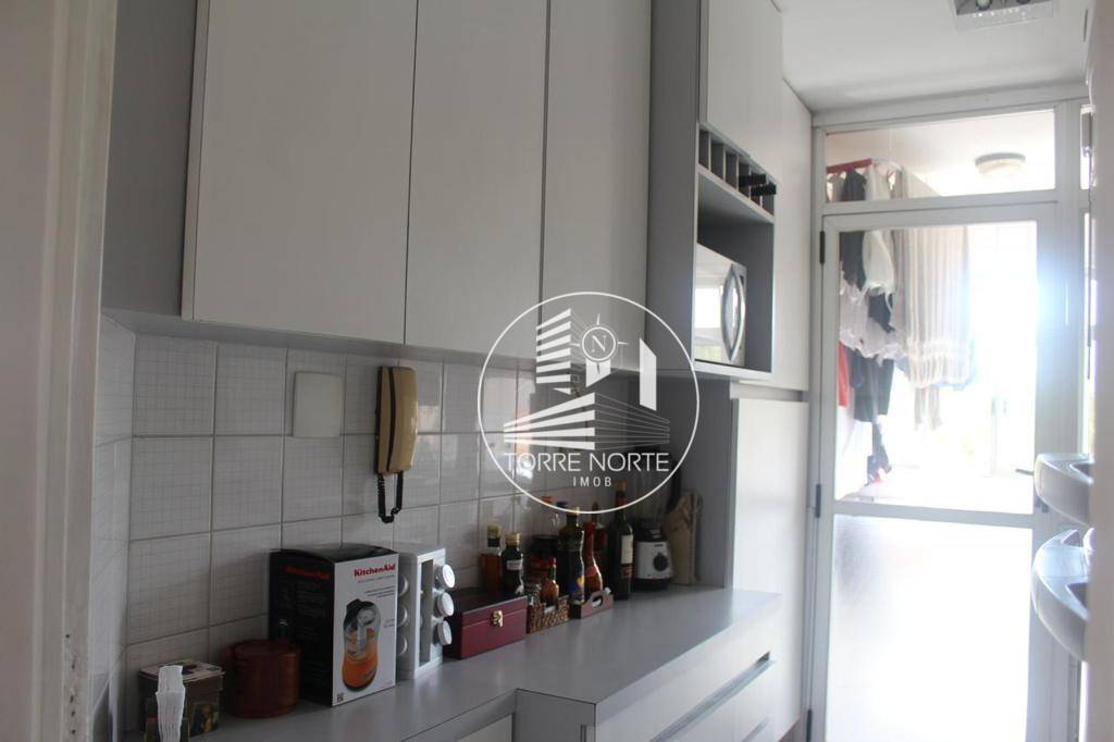 Apartamento à venda com 2 quartos, 70m² - Foto 10