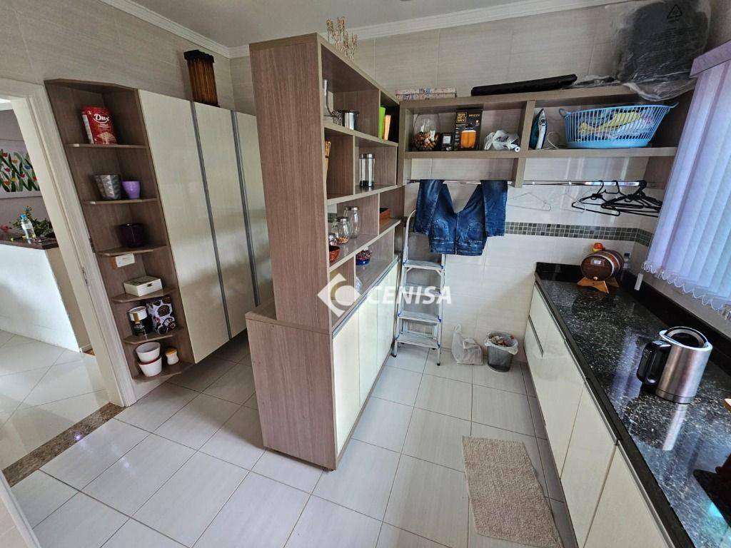 Casa de Condomínio à venda com 3 quartos, 210m² - Foto 12