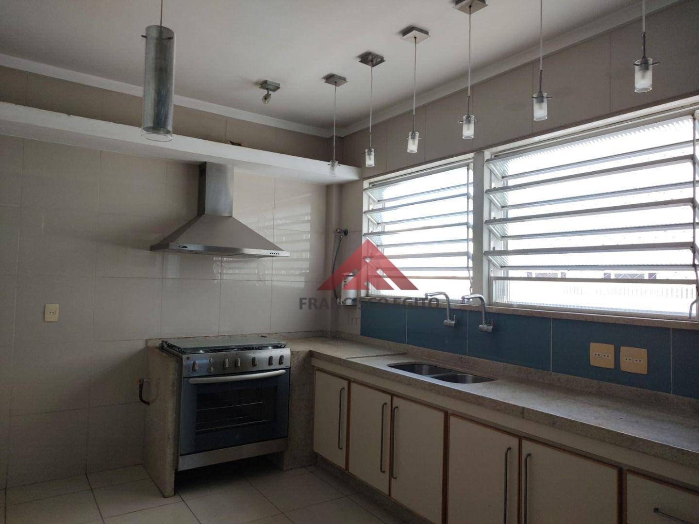 Apartamento à venda com 3 quartos, 130m² - Foto 9