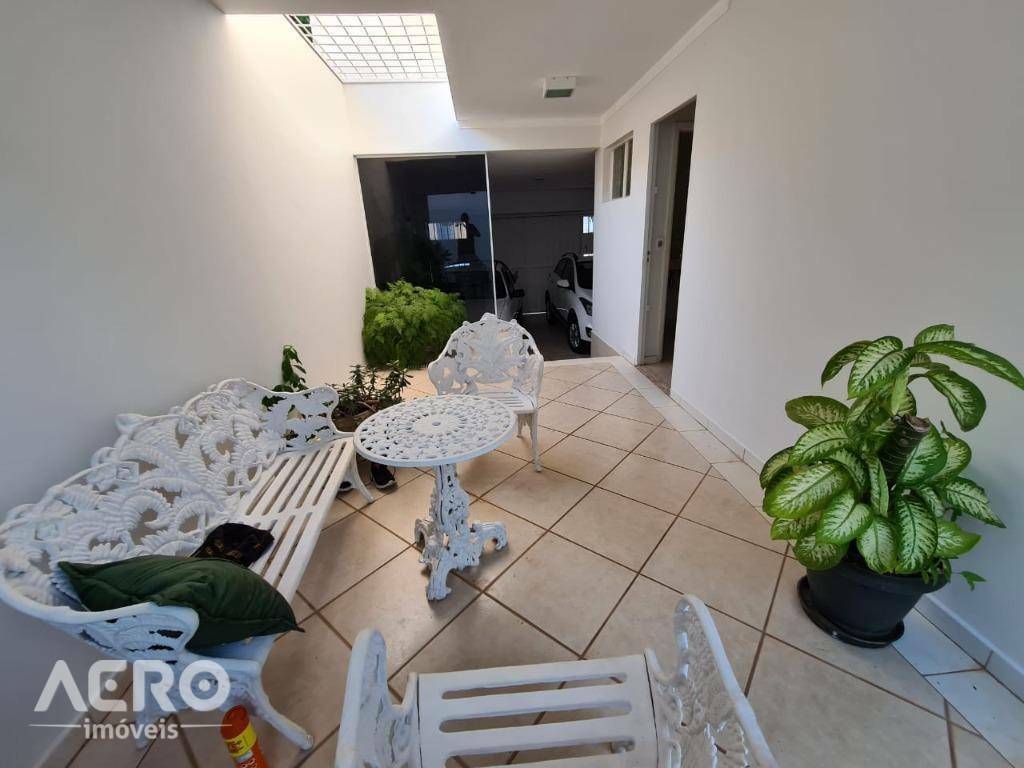 Casa à venda com 3 quartos, 195m² - Foto 14