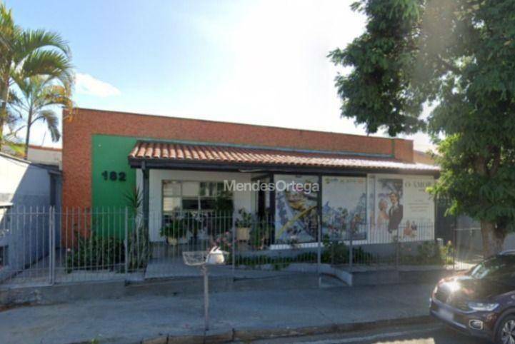 Casa para alugar com 3 quartos, 250m² - Foto 1