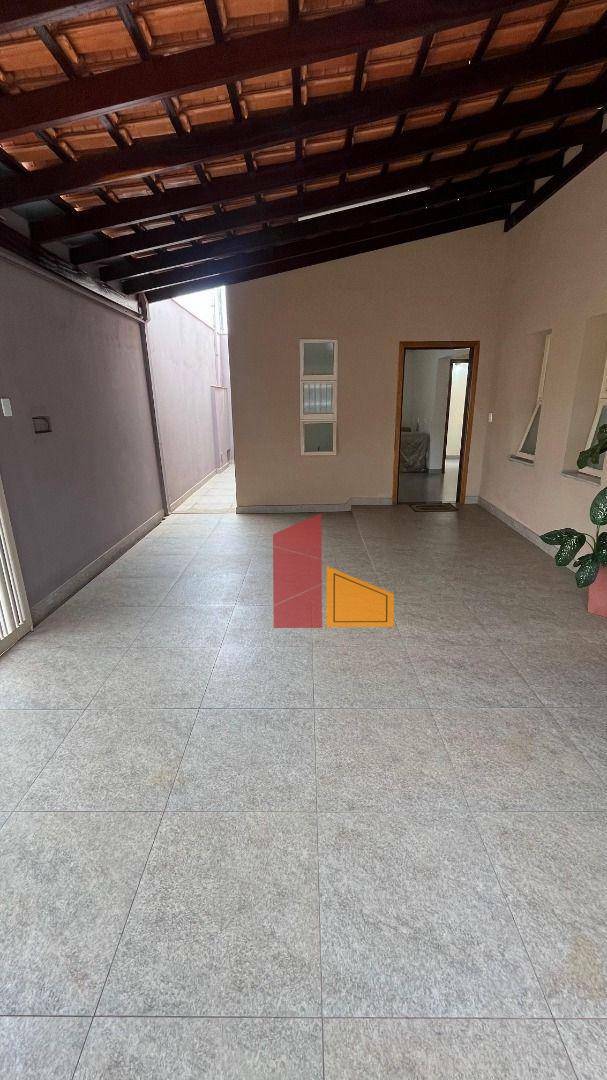 Casa à venda com 4 quartos, 109m² - Foto 3