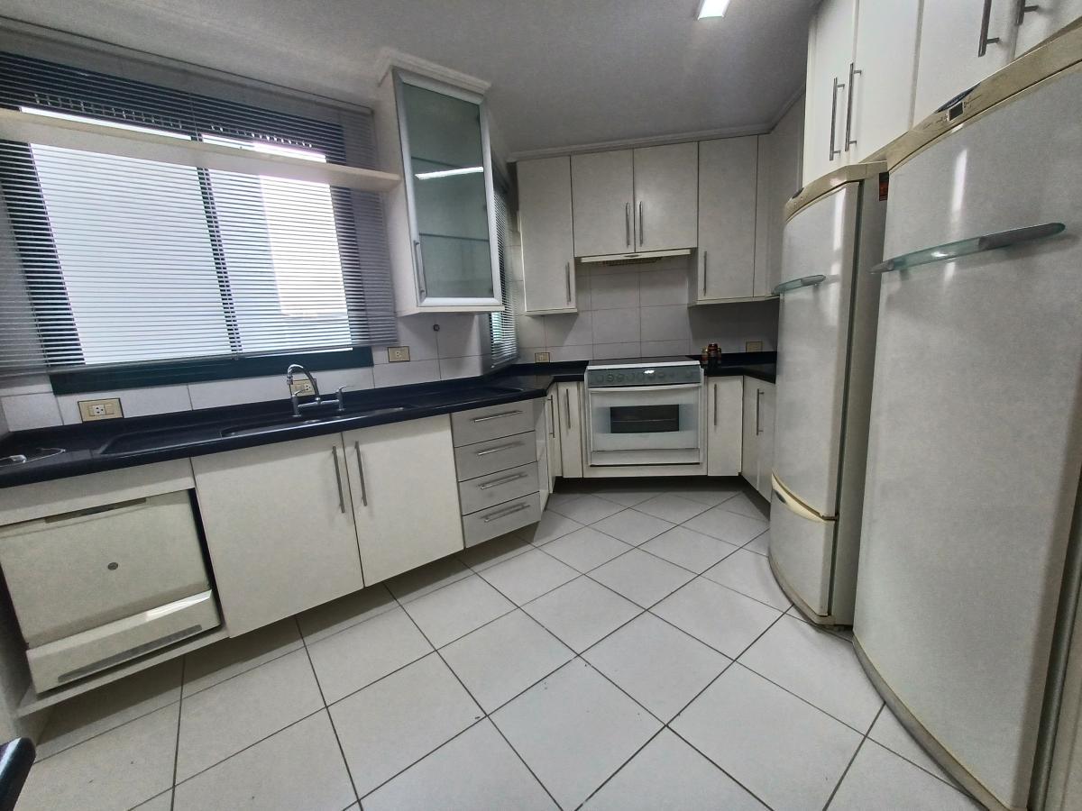 Apartamento à venda com 3 quartos, 150m² - Foto 15