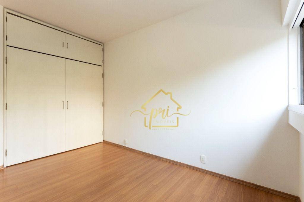 Apartamento para alugar com 3 quartos, 200m² - Foto 8