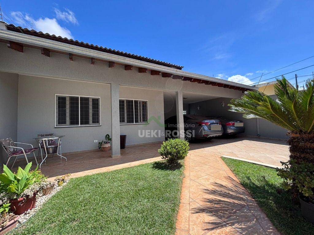 Casa, 4 quartos, 229 m² - Foto 1