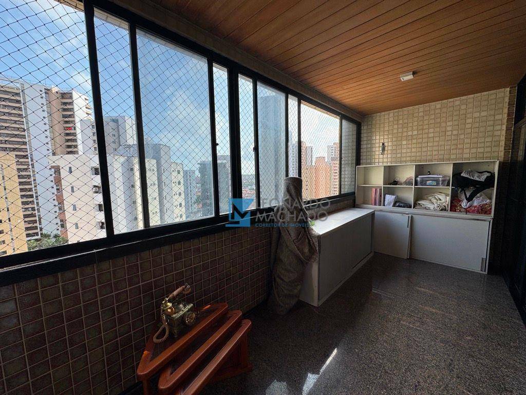 Apartamento à venda com 3 quartos, 174m² - Foto 5