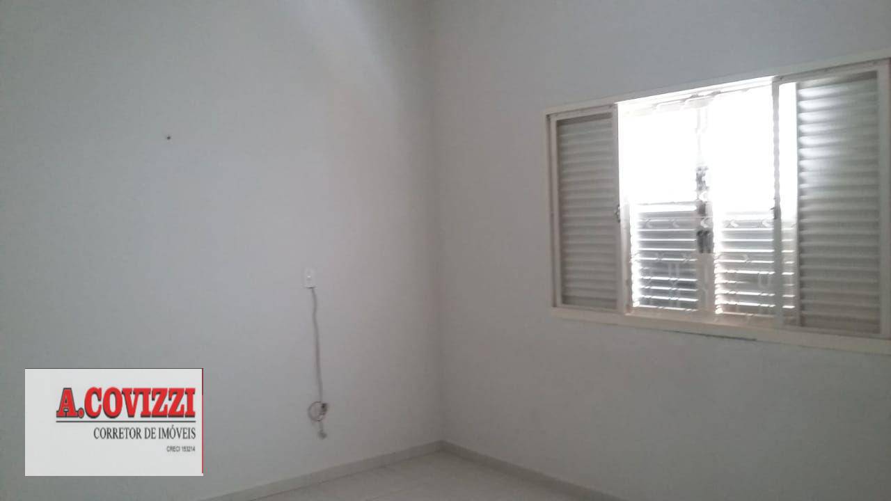 Casa à venda com 4 quartos, 210m² - Foto 6