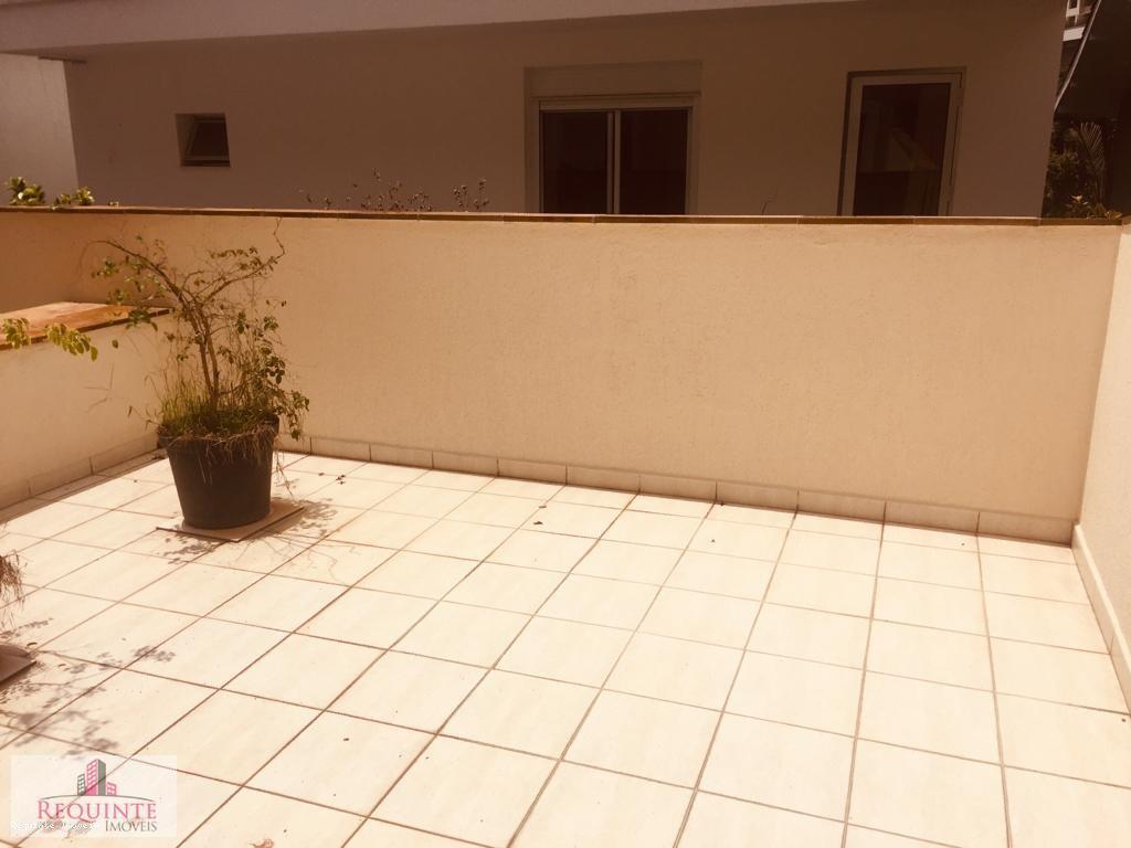 Sobrado à venda com 5 quartos, 240m² - Foto 17